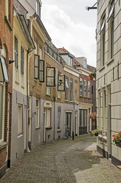 Vlaardingen Juli 2021 Kromme Steeg Oude Stad Met Traditionele Bakstenen — Stockfoto