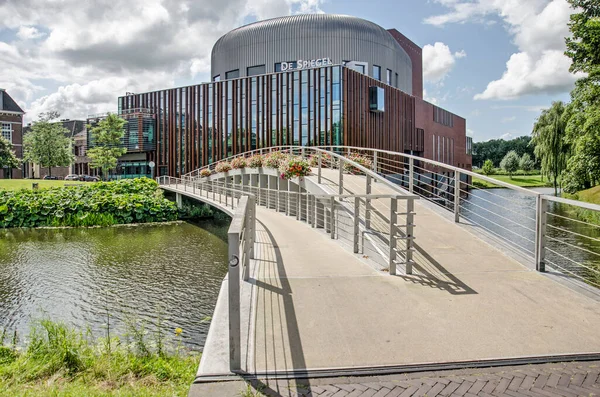 Zwolle Netherlands August 2021 Tow Level Spinhuis Bridge Travelers Cyclists — 스톡 사진