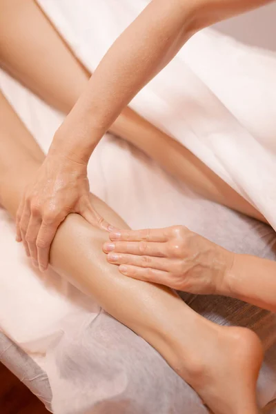 Ayak masajı bir kız için