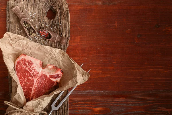 Piece Fresh Farm Meat Bon Non Gmo Wrapped Eco Friendly — Stock Photo, Image