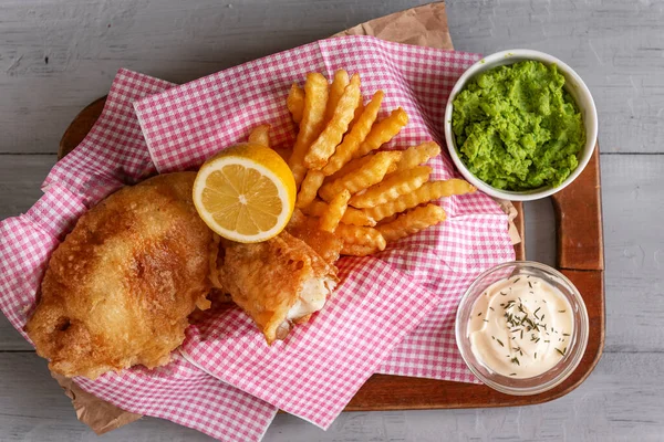 traditional english food shif and chips