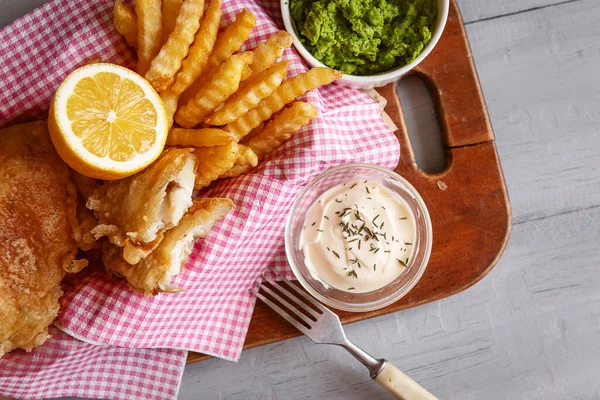 traditional english food shif and chips