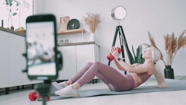 Concepto Entrenador Deportivo Línea Joven Mujer Blanca Entrenador Fitness Ropa — Vídeos de Stock
