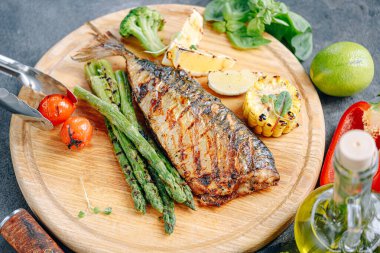 Sebzeli ızgara uskumru