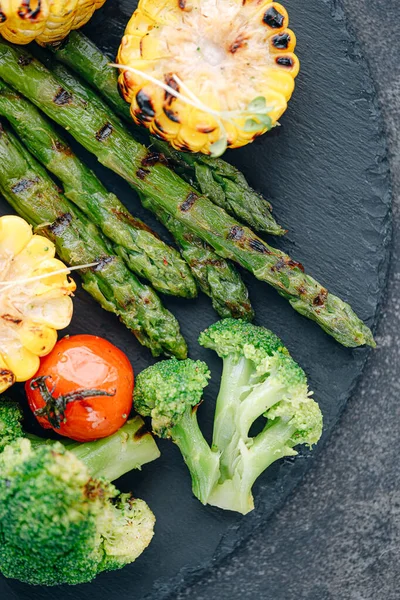 Jagung Sayur Panggang Tomat Brokoli Dan Asparagus — Stok Foto