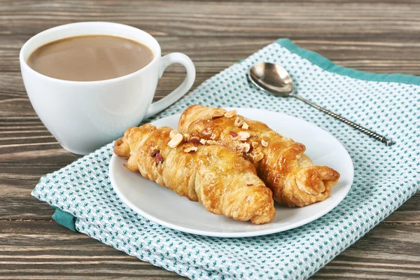 Coffee with milk and croissant — Stock Photo, Image