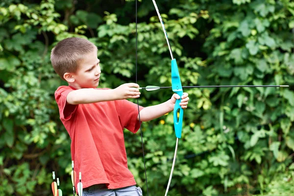 Sedikit pemanah dengan busur dan anak panah — Stok Foto