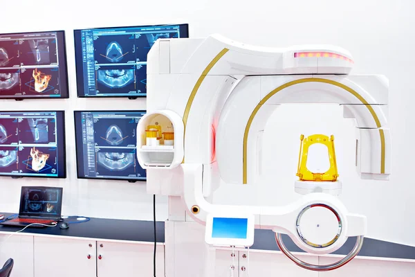 Computer Dental Tomograph Exhibition — Stock Photo, Image