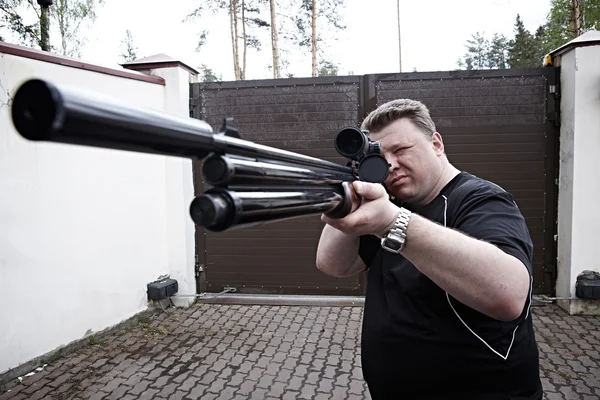 Disparo de rifle con mira óptica — Foto de Stock