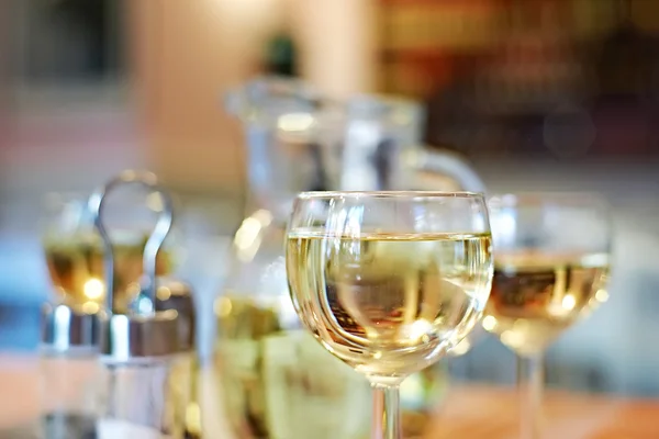 Glasses of white wine — Stock Photo, Image