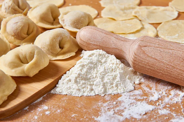 Pelmeni voorbereiding — Stockfoto