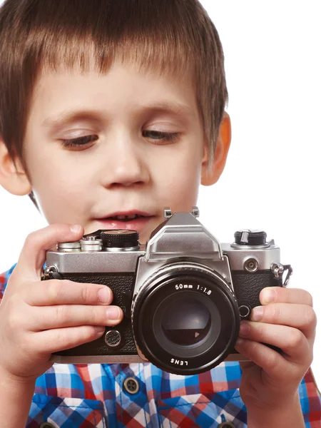 Kleine jongen verslaggever fotograaf met Slr camera geïsoleerd — Stockfoto