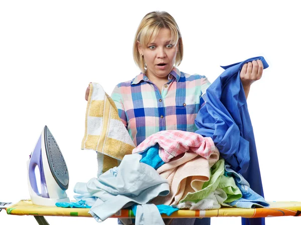 Женщина в стрессе от домашней работы — стоковое фото