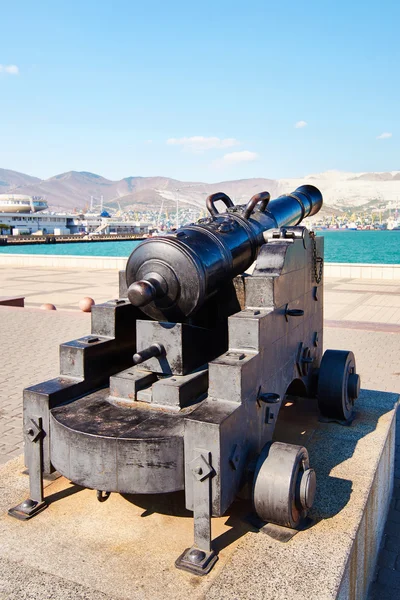 アンティーク大砲の砲架上 — ストック写真