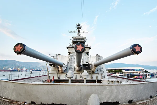 Instalación de torreta de tres cañones del fuego principal MK-5 bis 152 mm o —  Fotos de Stock