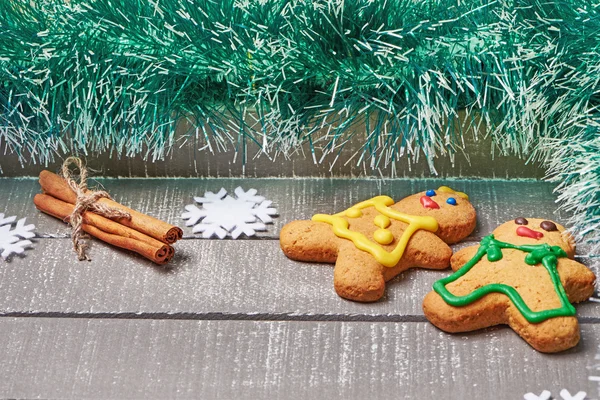 Vánoční ozdoba a soubory cookie — Stock fotografie