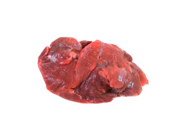                                Beyaz arkaplanda izole edilmiş çiğ et