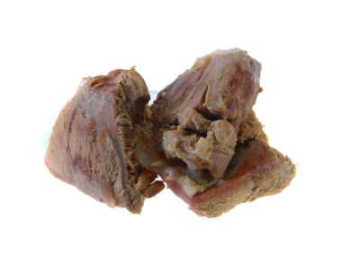                              Beyaz arkaplanda izole edilmiş haşlanmış et  