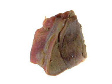                                Beyaz arkaplanda izole edilmiş haşlanmış et