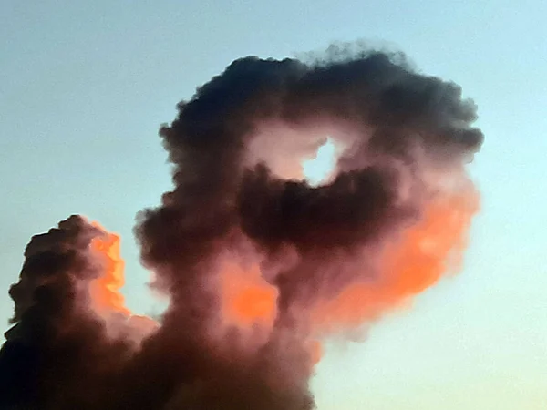 Una Nube Cielo Gran Tamaño Fotografiado Cerca — Foto de Stock