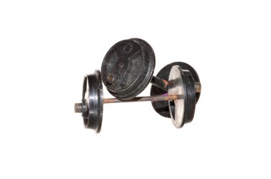 Çocukların oyuncak arabası beyaz arka planda izole edilmiş.