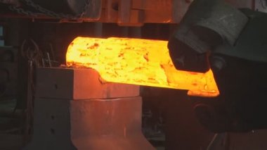 Metalurji. Fabrika. Erime. Şekillendirme. Damgalama.