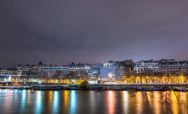 Parijs stad bij nacht — Stockfoto