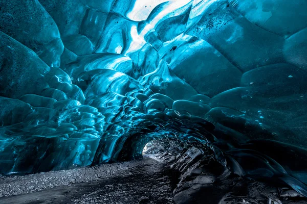 Крижану печеру в Ісландії — стокове фото