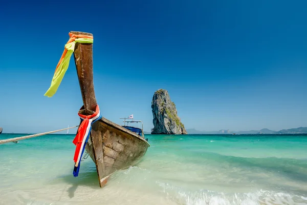 Ocean landscape with boat — Stock Photo, Image