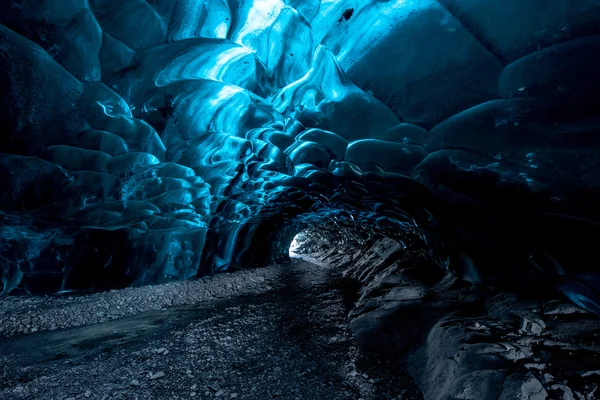 在冰岛的冰洞 — 图库照片