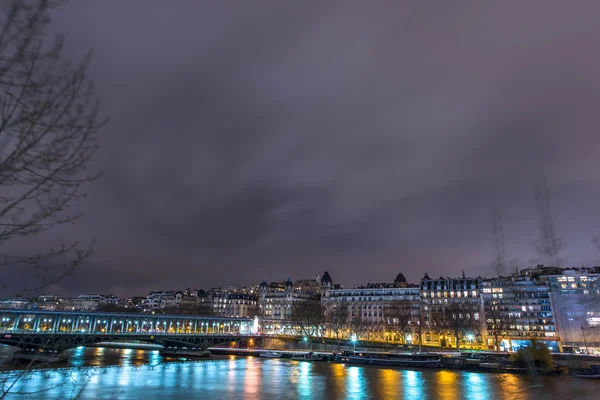 Parijs stad bij nacht — Stockfoto