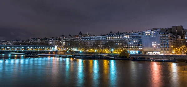 Parijs stad bij nacht — Stockfoto