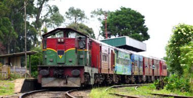 Sri Lanka'da yolcu treni