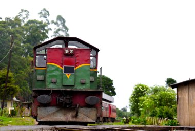 Sri Lanka'da yolcu treni