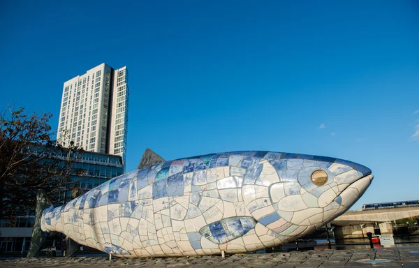 La escultura Big Fish — Foto de Stock