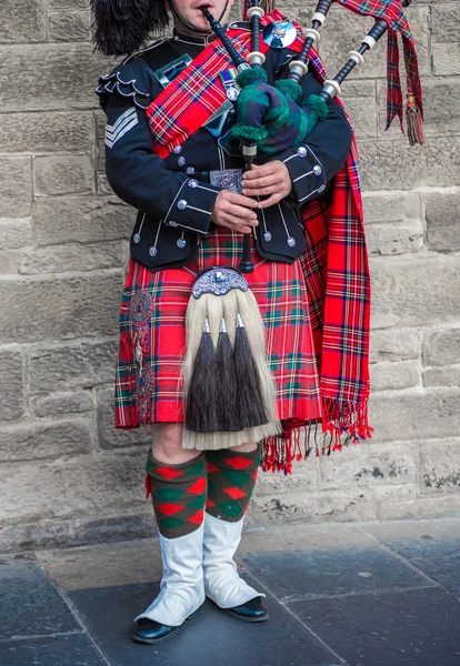 Scottish Bagpiper playing — Stock Photo, Image