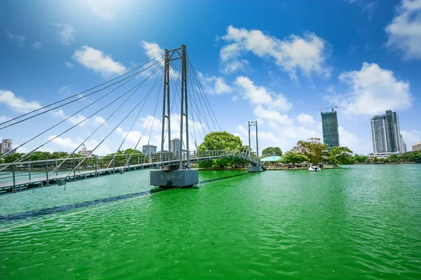 Puente moderno en Colombo — Foto de Stock