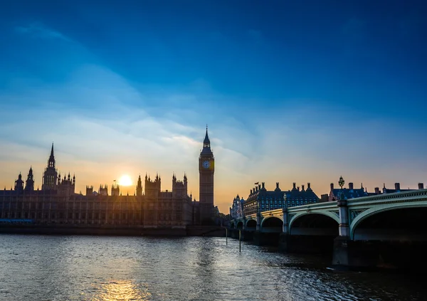 Der Palast von Westminster, großer Ben — Stockfoto