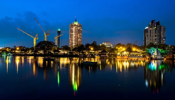 Colombo Skyline bei Nacht — Stockfoto