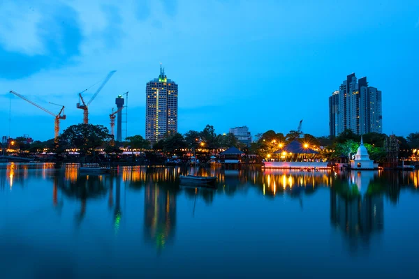 Colombo Skyline bei Nacht — Stockfoto