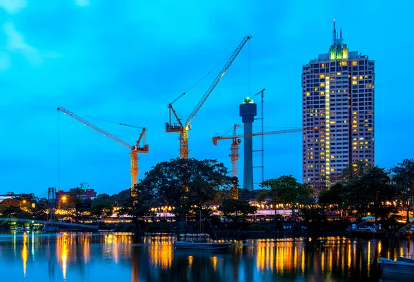 Colombo skyline por la noche —  Fotos de Stock