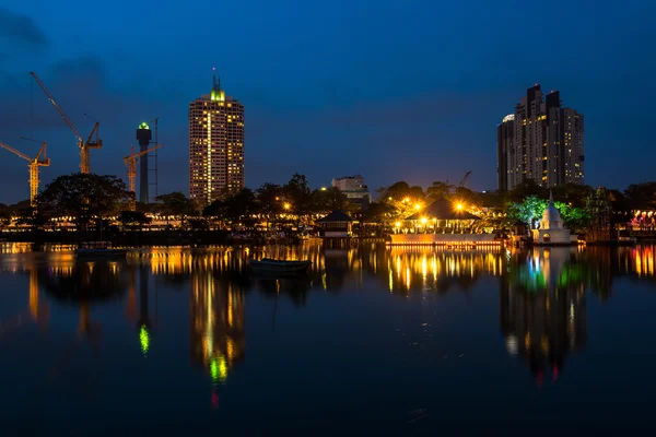 Colombo skyline por la noche — Foto de Stock