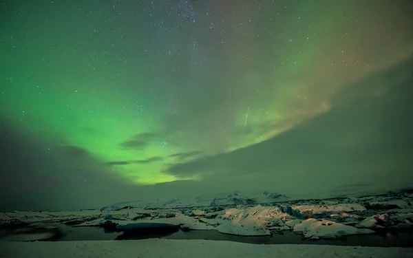 Lagoa do glaciar Jokulsarlon na Islândia . — Fotografia de Stock