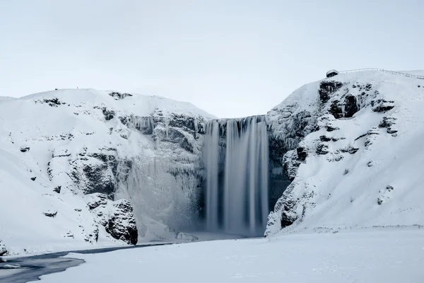 Wodospad skogafoss w Islandzie — Zdjęcie stockowe