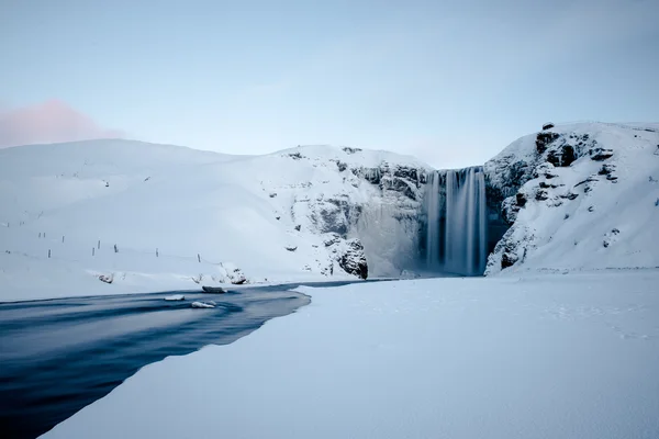 Wodospad skogafoss w Islandzie — Zdjęcie stockowe