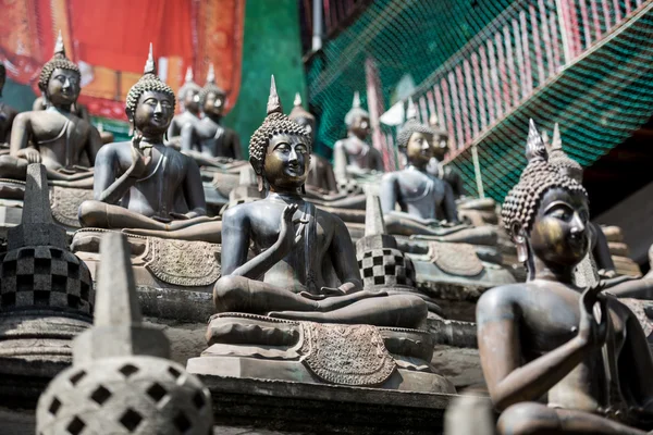 Estatuas de Buda en el templo —  Fotos de Stock