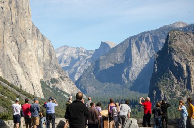 Turistler, Yosemite Milli Parkı