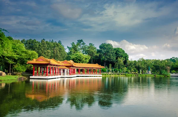 Templo de jardim chinês — Fotografia de Stock