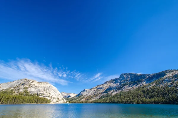 Lake landscape in California — Stock Photo, Image