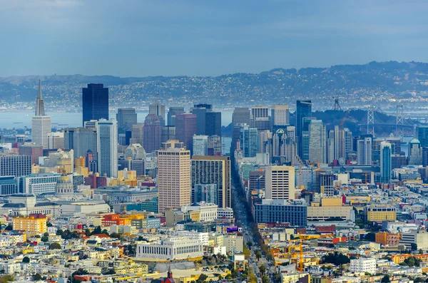 San Francisco skyline bij zonsondergang — Stockfoto